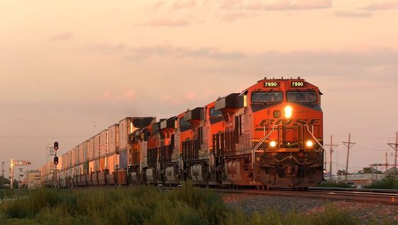 Pengangkutan Kereta Api dari China ke Inggris Pengangkut Barang Global Cepat dan tepat waktu